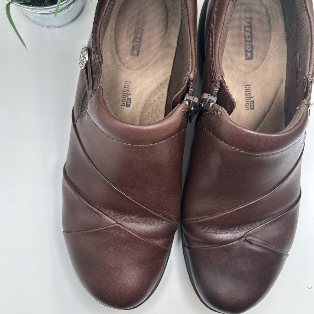 Clarks Channing Ann Brown Slip On Loafer Womens Size 8 M Button On Side - Picture 9 of 16